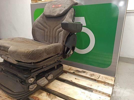 Valtra N 163 chair キャビン及び内装