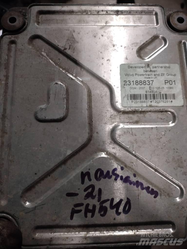 Volvo Moottori ecu 電子機器