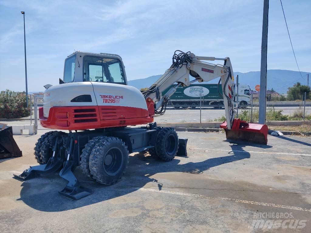Takeuchi TB 295 W ホイール式油圧ショベル（パワーショベル・ユンボ・バックホー）