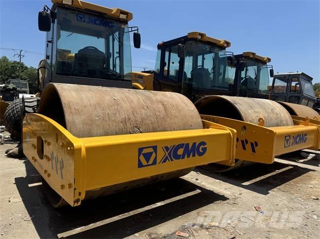 XCMG XS 223 J 振動ローラ