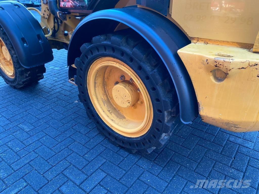 CAT 908M ホイールローダー・タイヤショベル