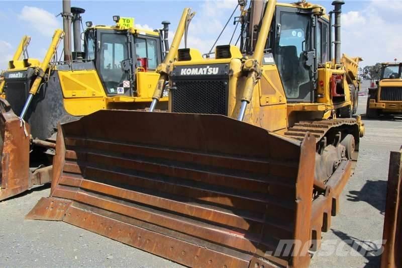 Komatsu D65 EX-16 ブルドーザー