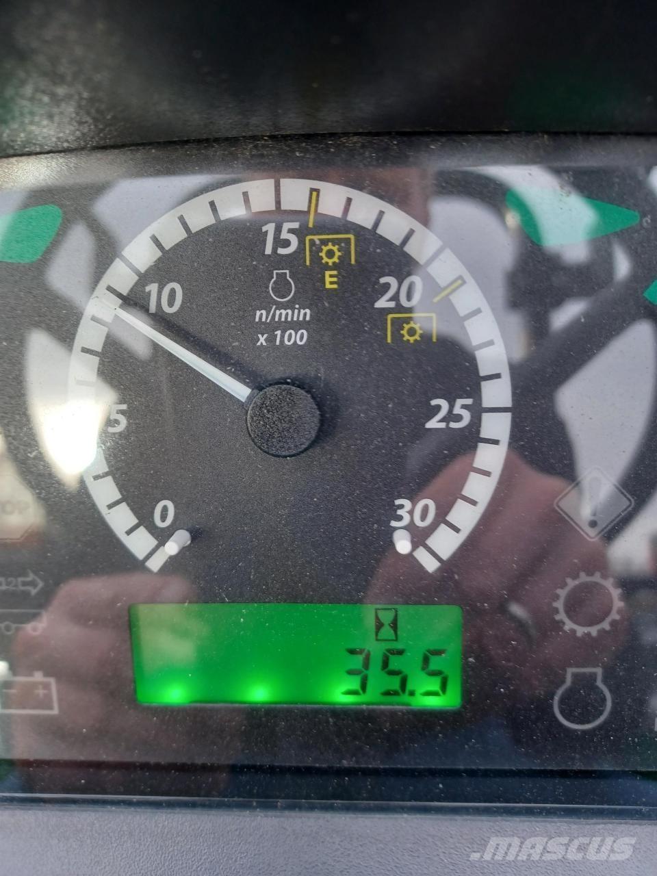 John Deere 5050E トラクター