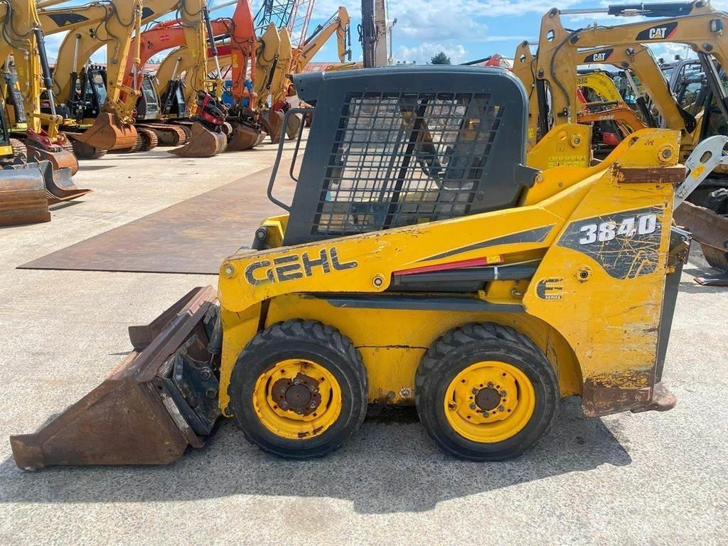 Gehl SL3840 NVT スキッドステアローダー
