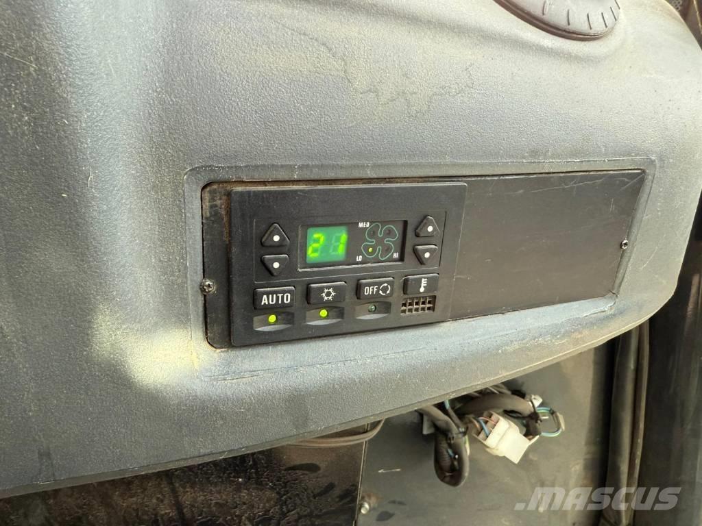 Komatsu WA100 M-7 ホイールローダー・タイヤショベル