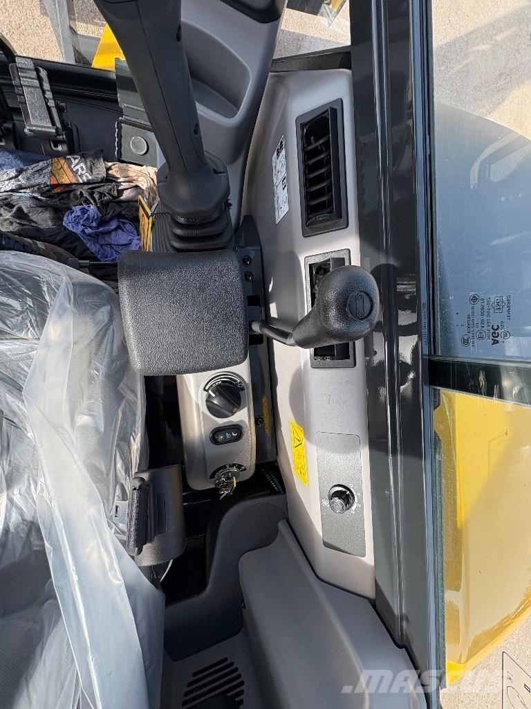 Komatsu PC 55 MR-5 ミニ油圧ショベル 7t以下（ミニユンボ・ミニディガー）