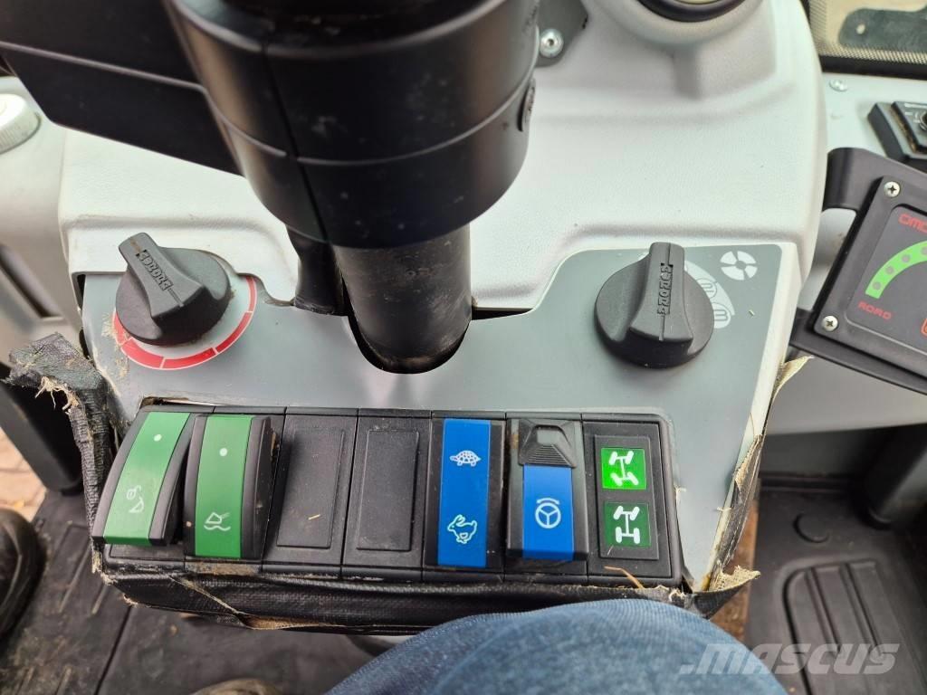 Kramer KL25.5T 多目的ローダー