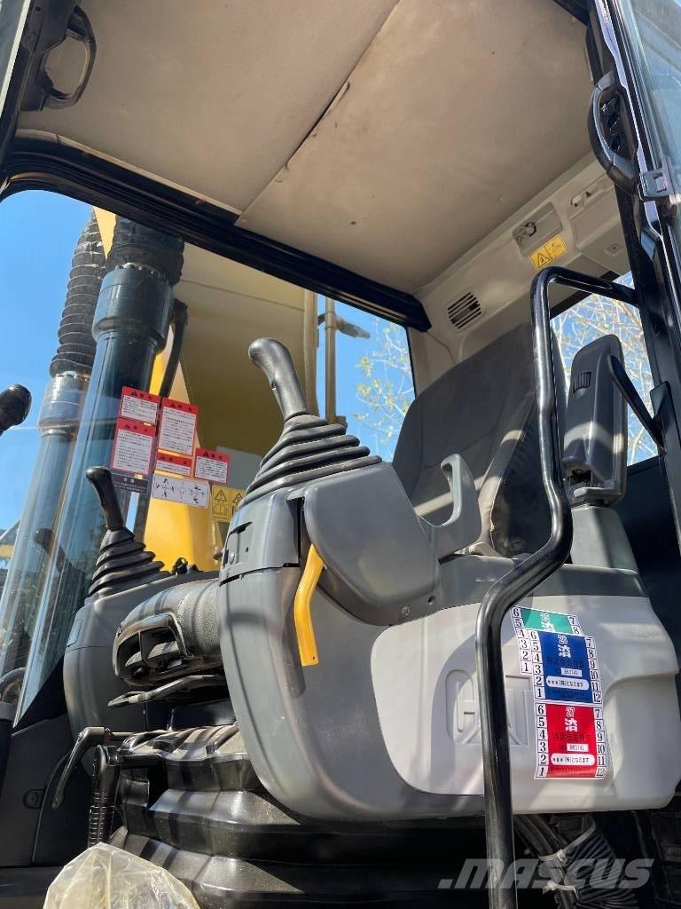 CAT 323D2 大型油圧ショベル12t以上（パワーショベル・ユンボ）