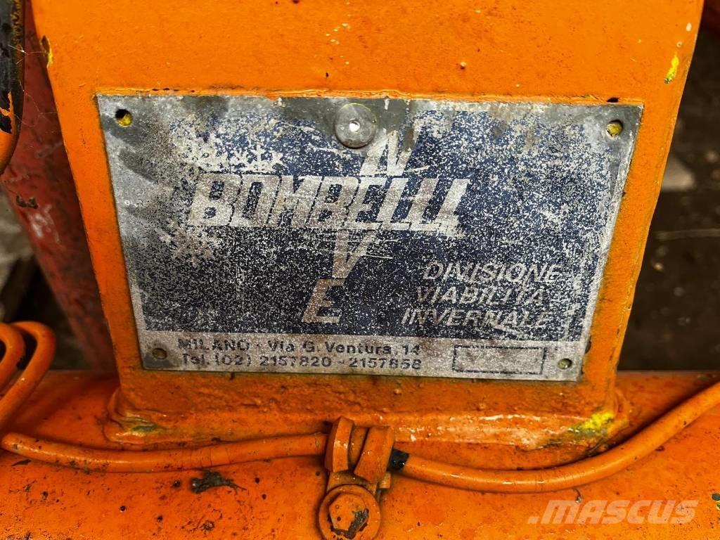  BOMBELLI LAMA 3 MT スノーブレードとプラウ