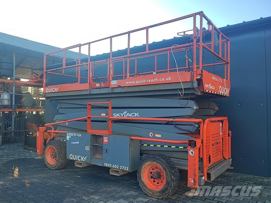 SkyJack SJ 9250 シザースリフト