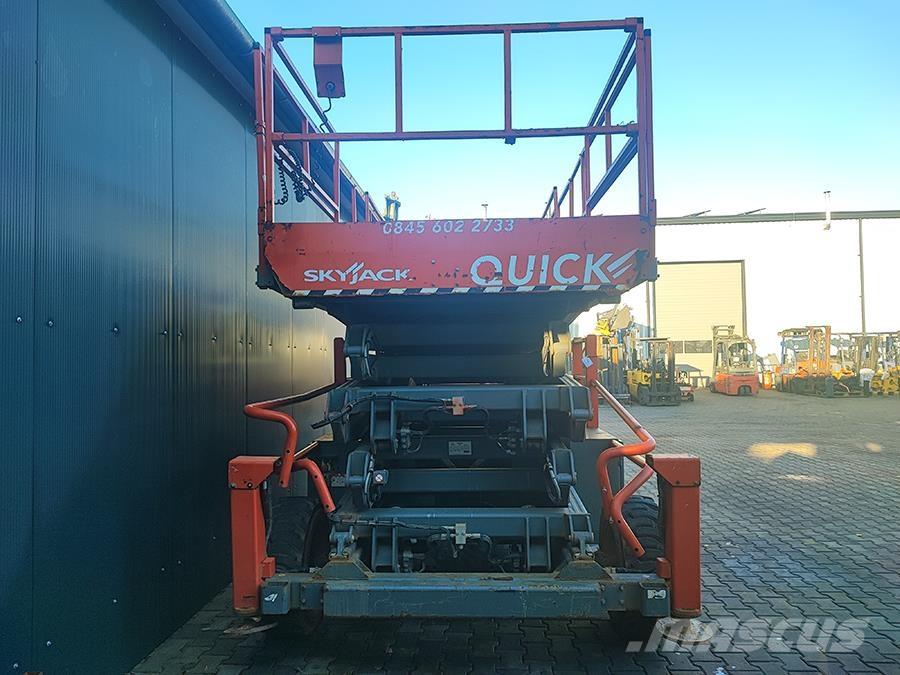 SkyJack SJ 9250 シザースリフト