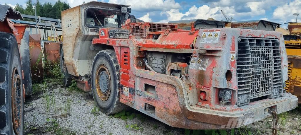 Sandvik LH 307 地下ローダー