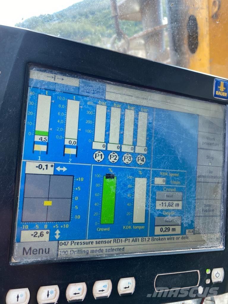 Bauer BG 24 H クローラドリル