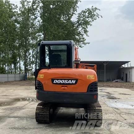 Doosan DH 60-7 ミニ油圧ショベル 7t以下（ミニユンボ・ミニディガー）