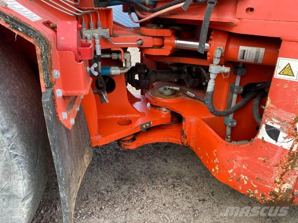 Sandvik Toro LH202 地下ローダー