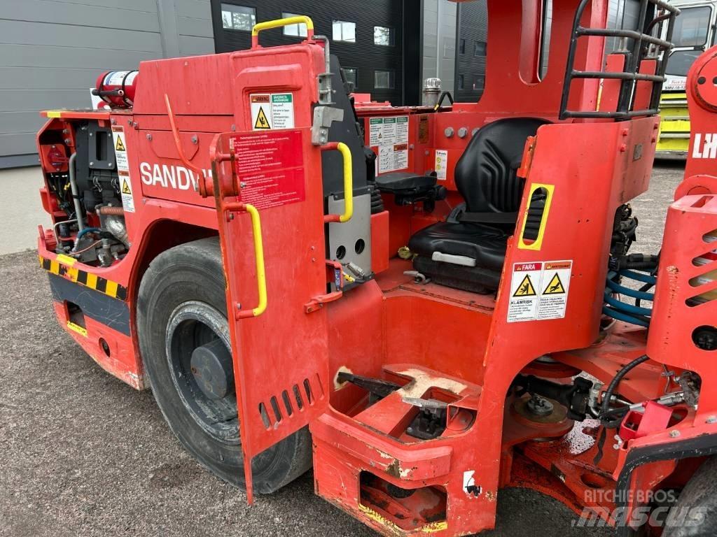 Sandvik Toro LH202 地下ローダー