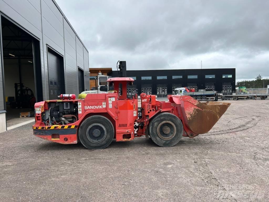 Sandvik Toro LH202 地下ローダー