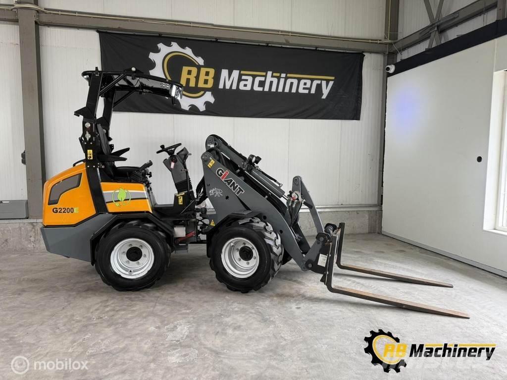 GiANT G2200E ホイールローダー・タイヤショベル