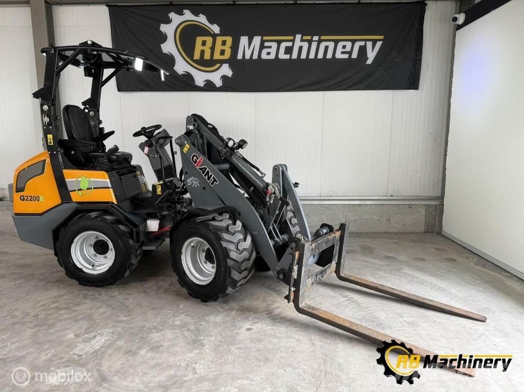 GiANT G2200E ホイールローダー・タイヤショベル