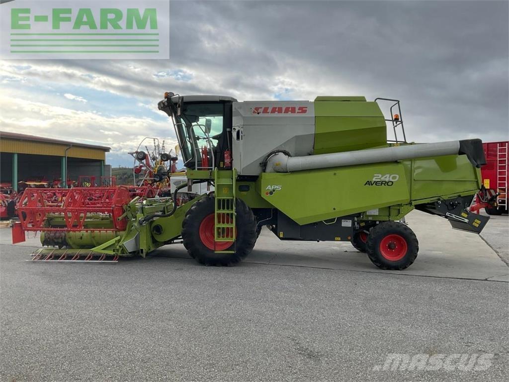 CLAAS AVERO 240 コンバイン