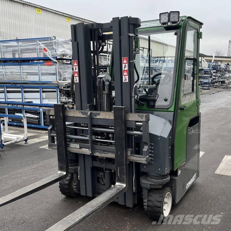 Combilift CBE 2500 全方向リーチ型フォークリフト