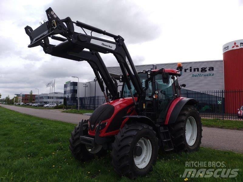 Valtra A 114 HT4 トラクター