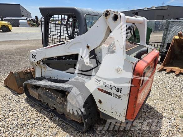 Bobcat T590 スキッドステアローダー