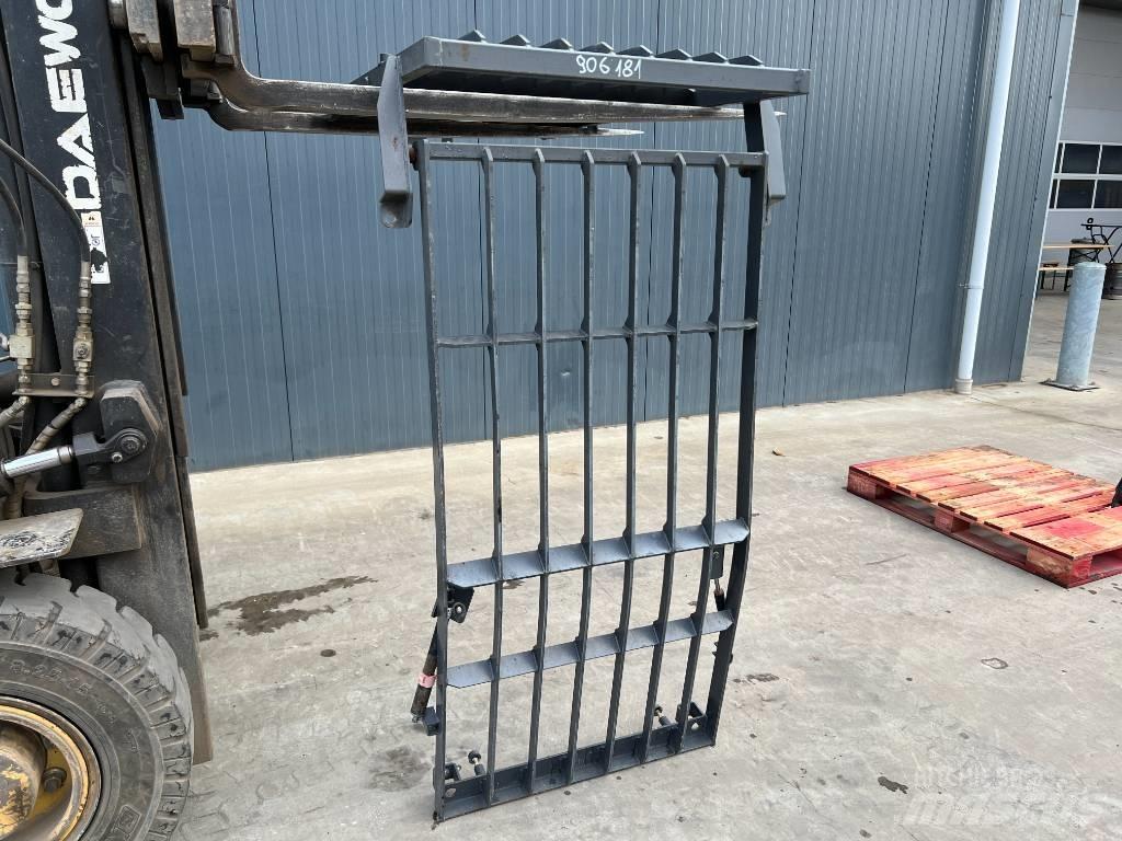 Doosan DX180 / DX225 キャビン及び内装