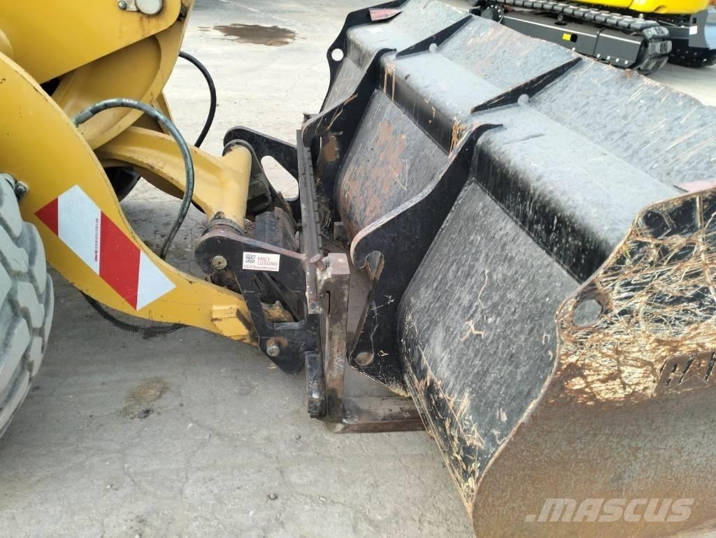 CAT 906M ホイールローダー・タイヤショベル