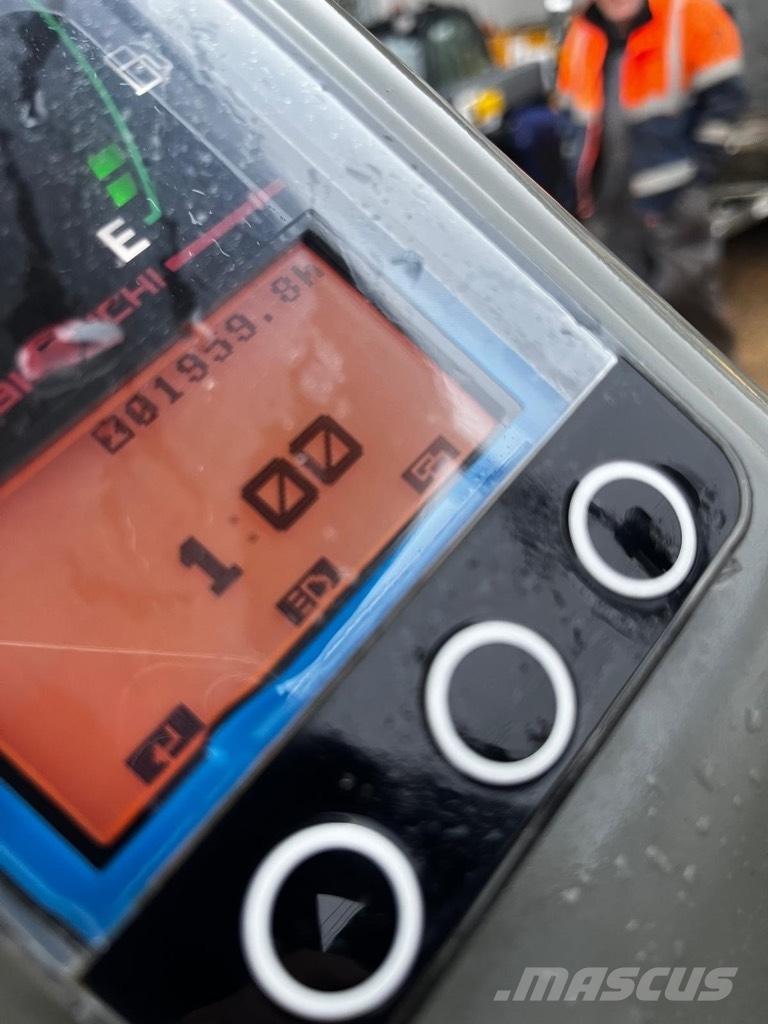Takeuchi TB 217 R ミニ油圧ショベル 7t以下（ミニユンボ・ミニディガー）
