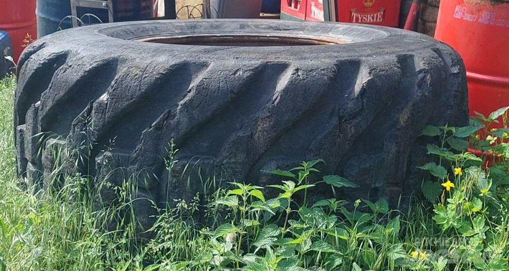 Komatsu 895 タイヤ、ホイル、リム