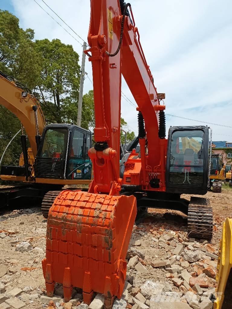 Hitachi ZX 135 大型油圧ショベル12t以上（パワーショベル・ユンボ）