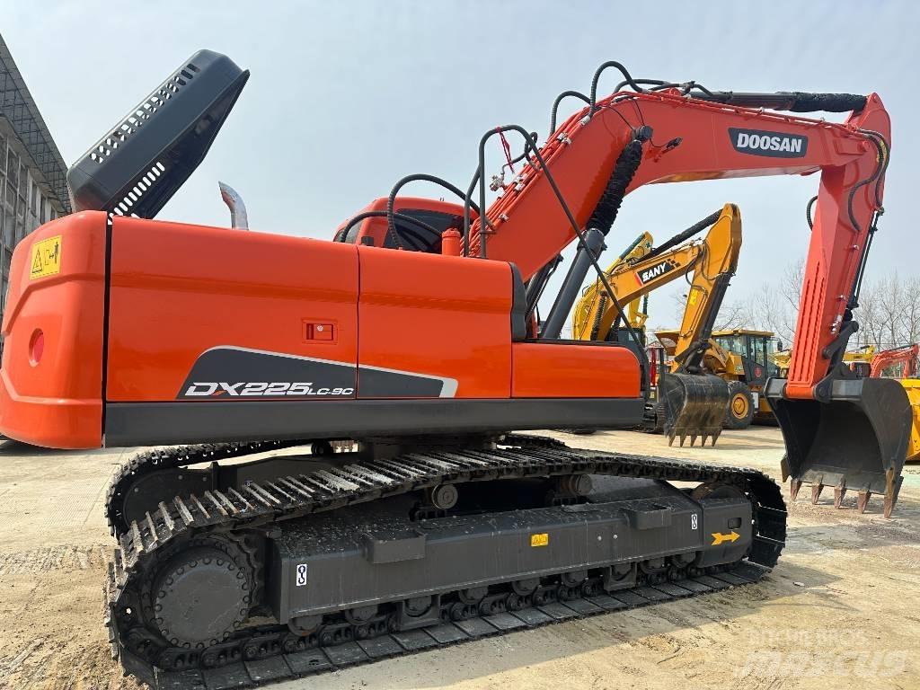 Doosan DX 225LC-9C 大型油圧ショベル12t以上（パワーショベル・ユンボ）