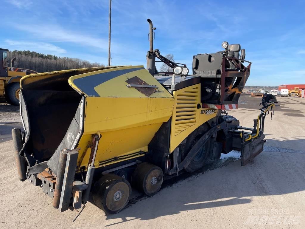 Bomag BF 300 P アスファルトフィニッシャ
