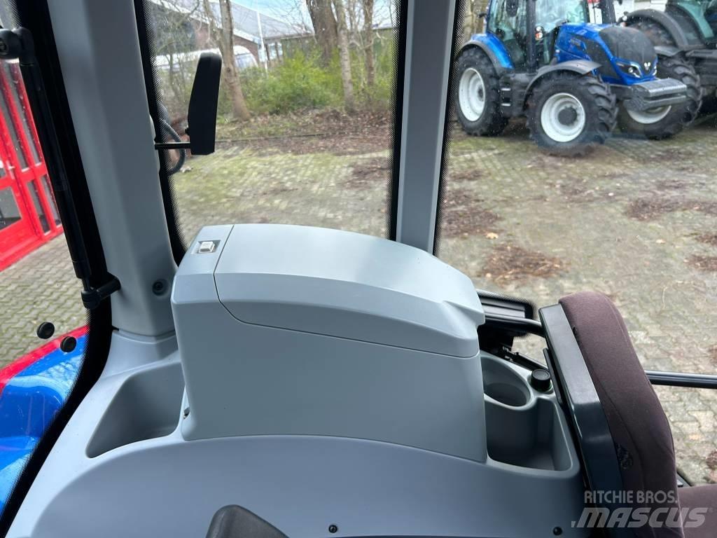 Valtra T 214 Versu トラクター