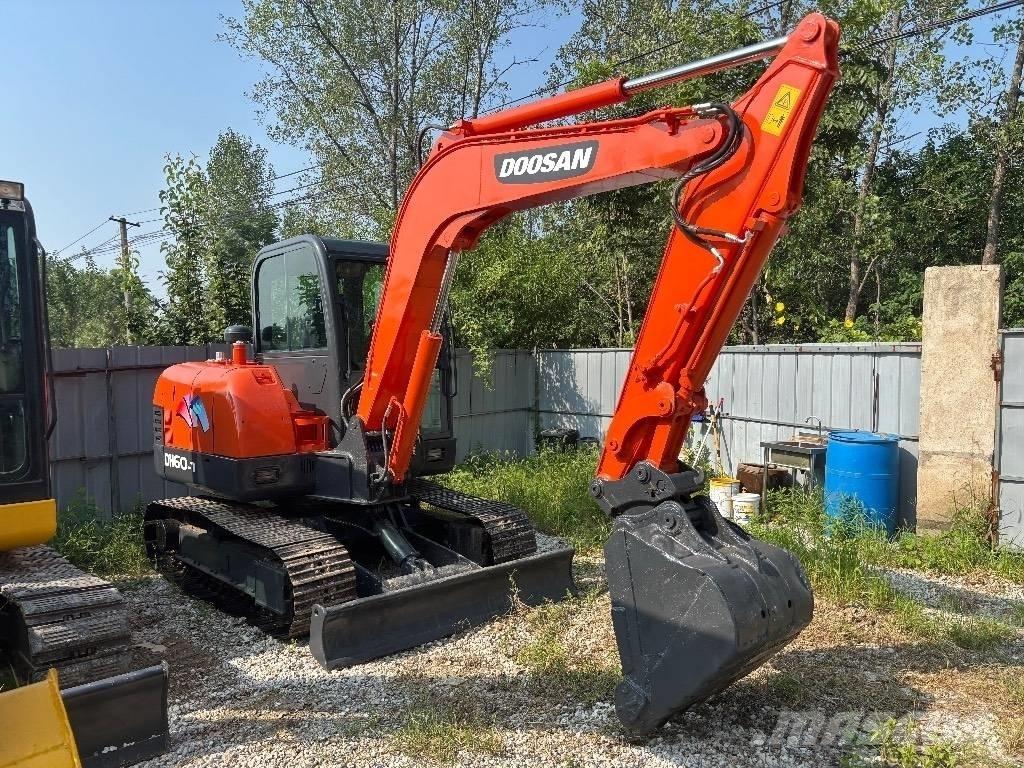 Doosan DH 60-7 ミニ油圧ショベル 7t以下（ミニユンボ・ミニディガー）