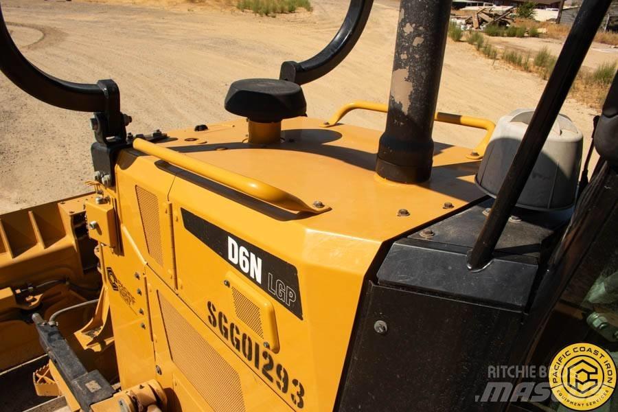 CAT D 6 N LGP ブルドーザー