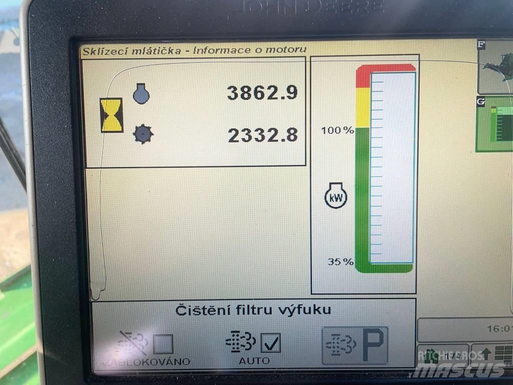 John Deere T 670 i コンバイン