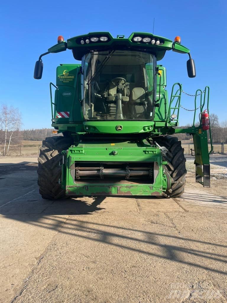 John Deere T 670 i コンバイン