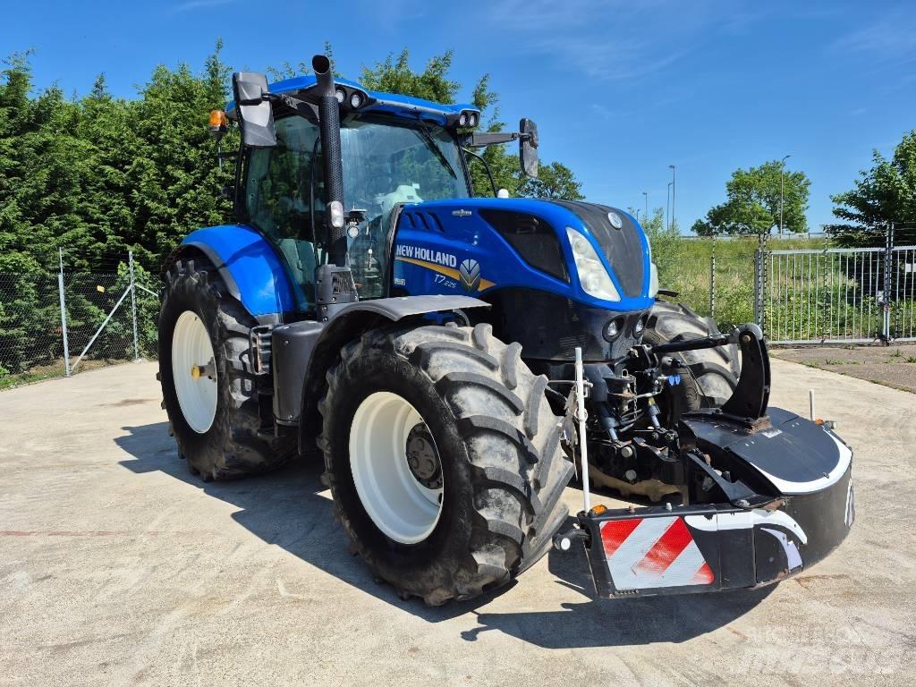 New Holland T7.225 トラクター