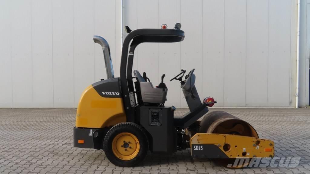 Volvo SD 25D 振動ローラ