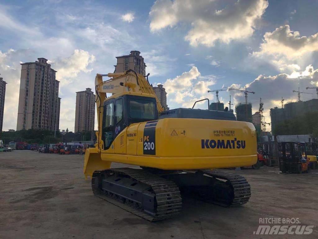 Komatsu PC 200-7 大型油圧ショベル12t以上（パワーショベル・ユンボ）