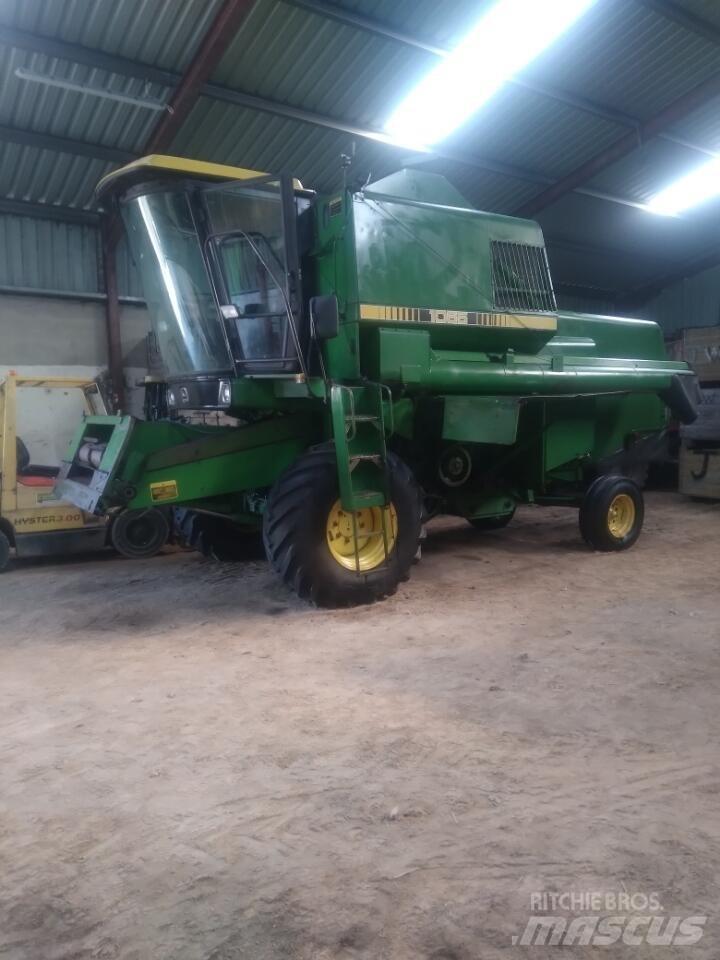 John Deere 1065 コンバイン