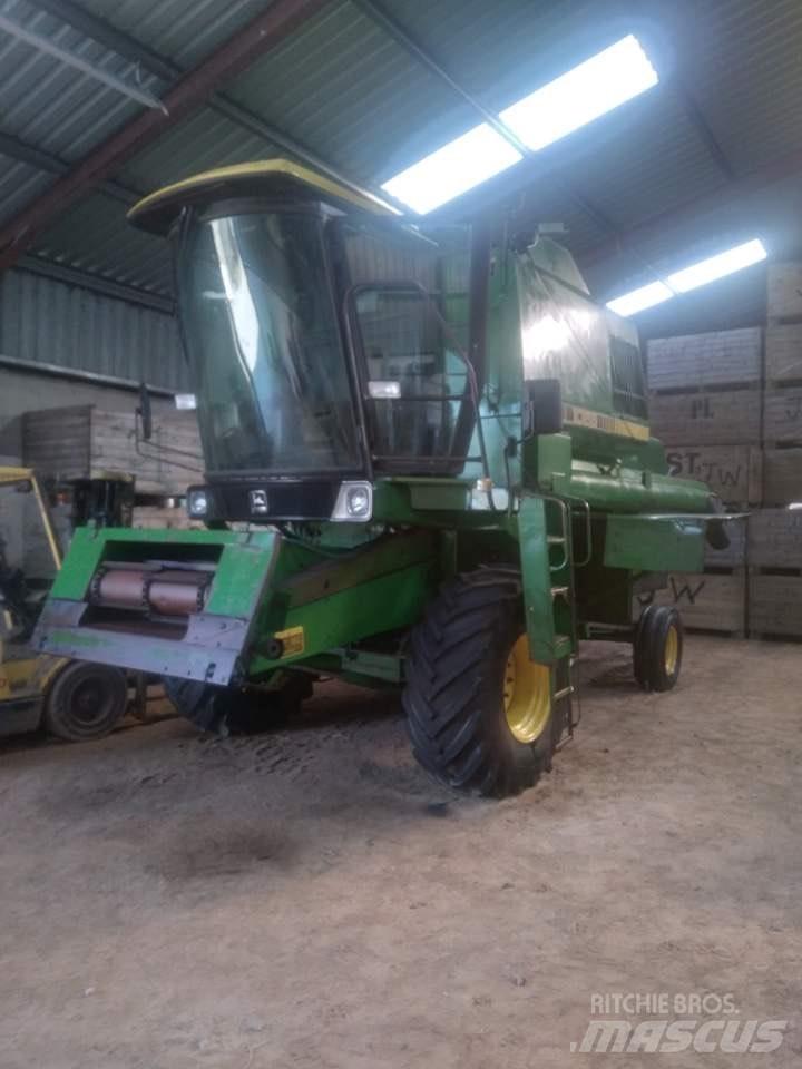 John Deere 1065 コンバイン