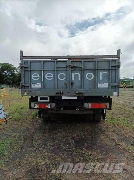 Iveco Trakker 410 クレーントラック、ユニック車