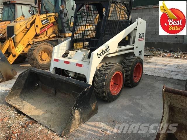 Bobcat S 130 スキッドステアローダー