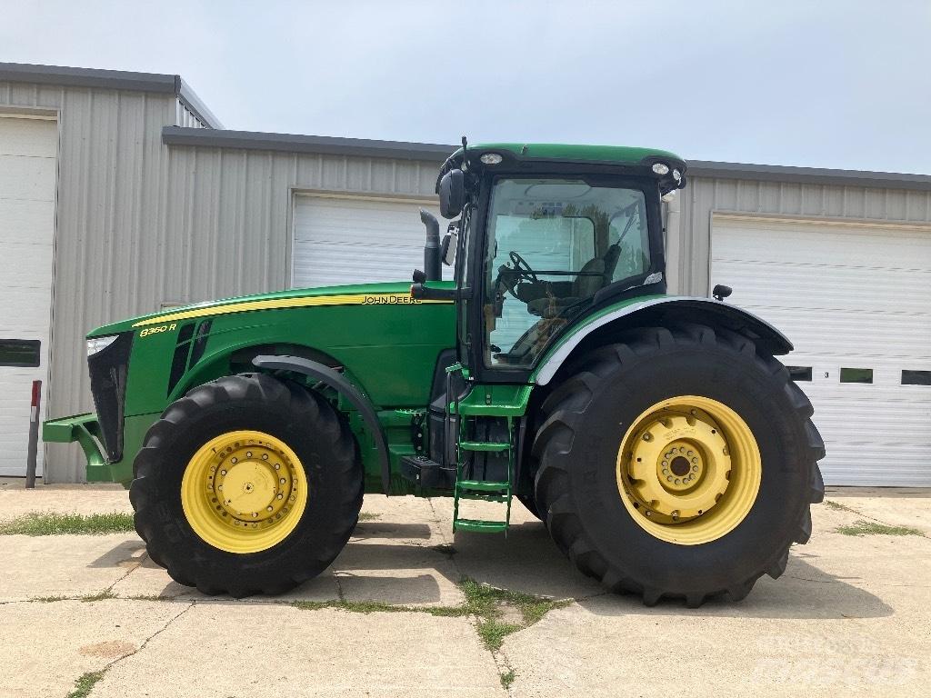 John Deere 8360 R トラクター