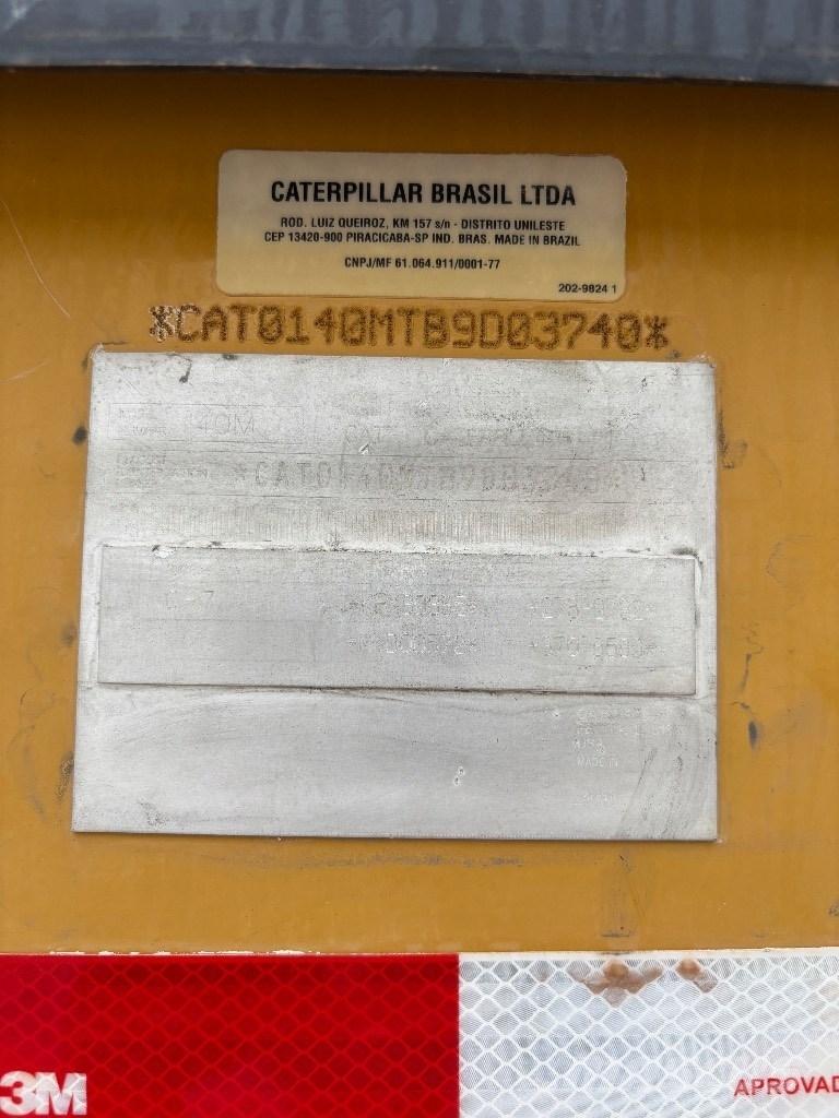 CAT 140M モーターグレーダー