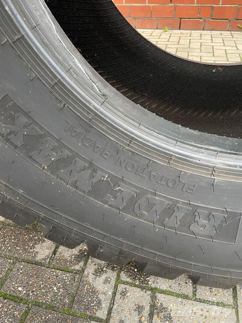 BKT 650/65R30,5 タイヤ、ホイル、リム