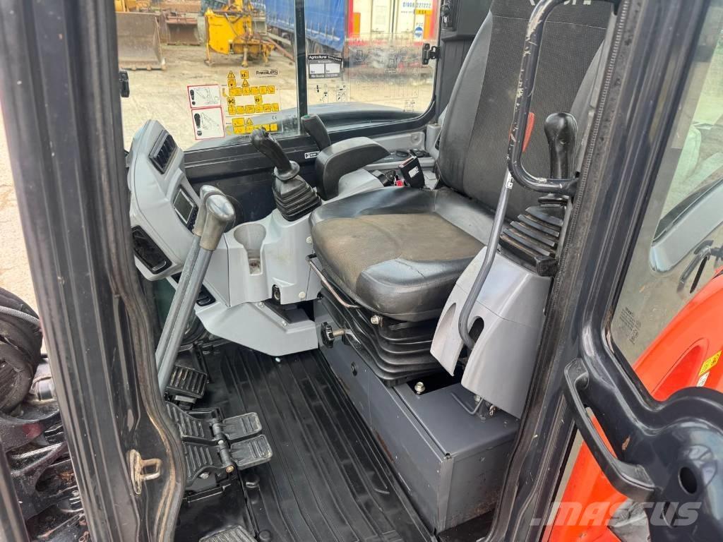 Kubota U 48 ミニ油圧ショベル 7t以下（ミニユンボ・ミニディガー）